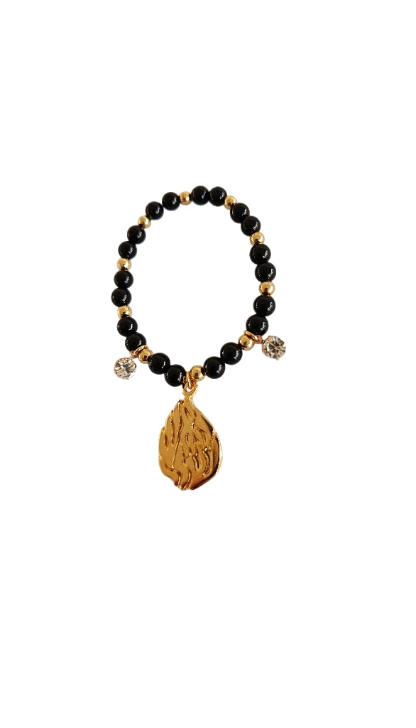 Bracelet Aesh Shéli Doré avec Perles Onyx noires et Charms