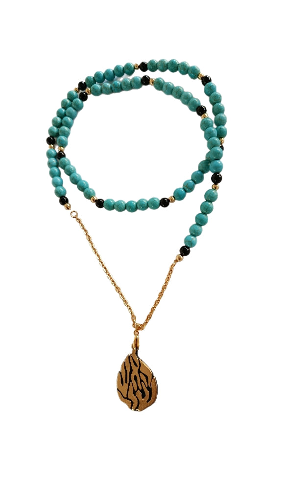 Collier Sautoir Aesh Shéli Doré Fond noir Avec Perles Turquoises